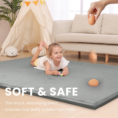 Baby playing comfortably on Huloo Sleep tatami style mat