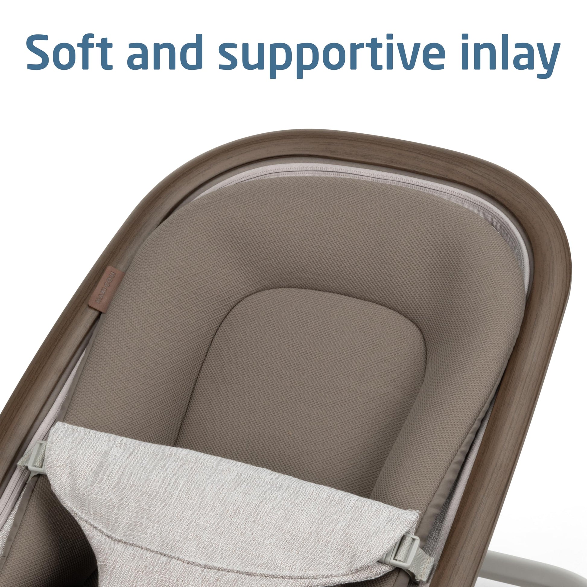 Parent adjusting the Maxi-Cosi Kori bouncer with one hand