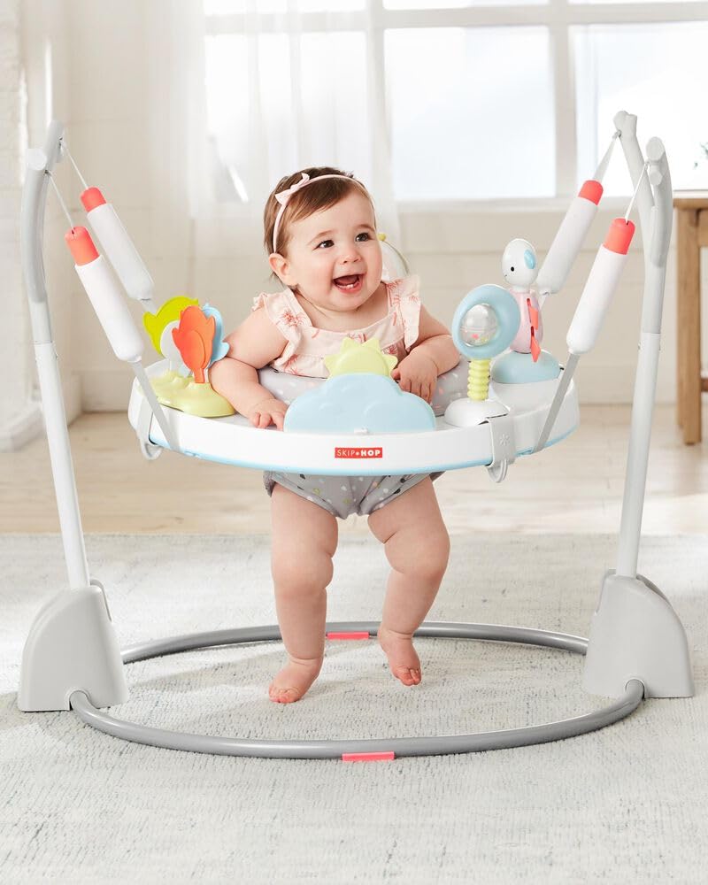 Baby using Skip Hop jumper 360 degree rotating seat