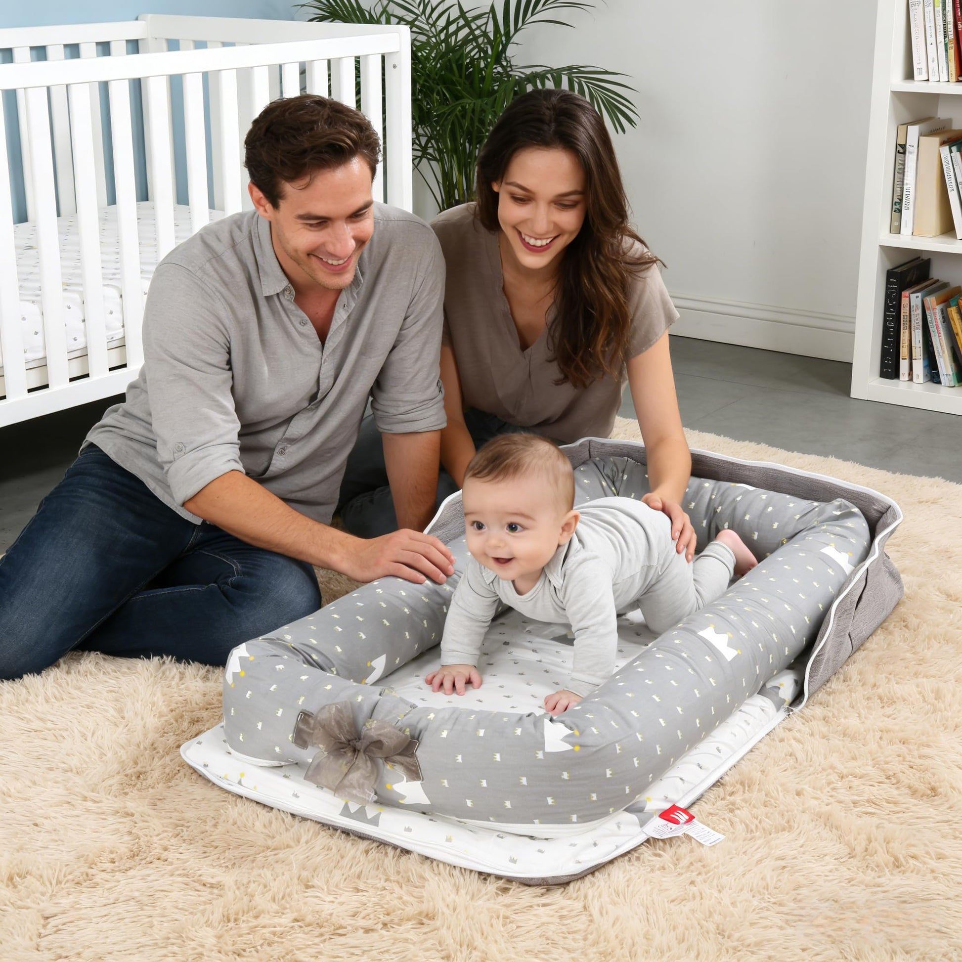 Adjustable bottom strap detail on BEIARA dinosaur baby nest for growing toddlers