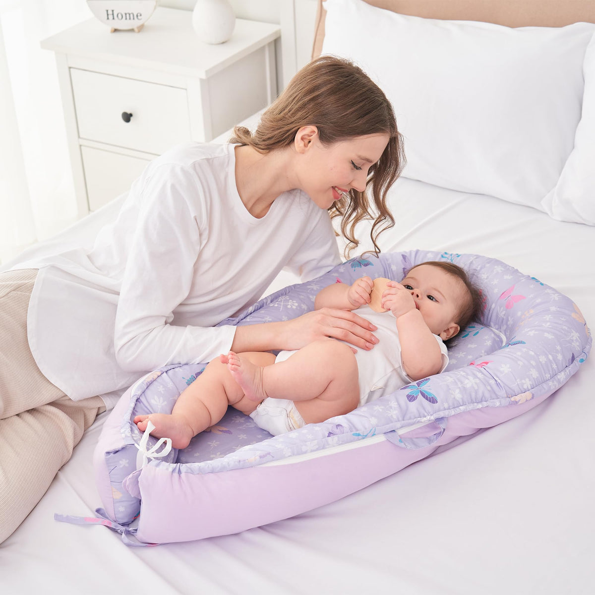Viviland portable infant nest bionic design angled shot
