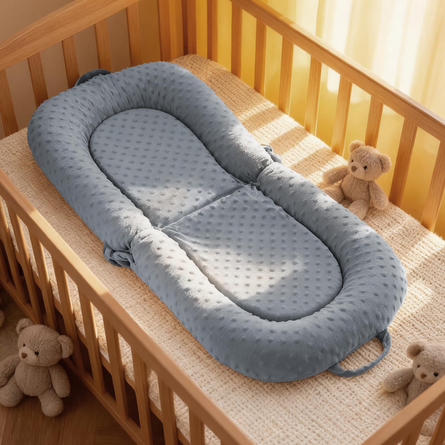 Lifestyle shot of JSTPRO 3-in-1 lounger for baby travel