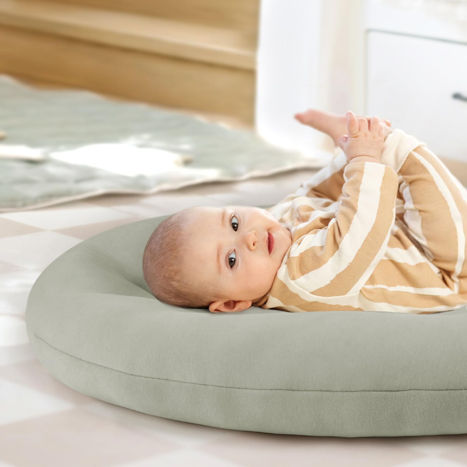 Lightweight baby lounger showing 3D high-density fill