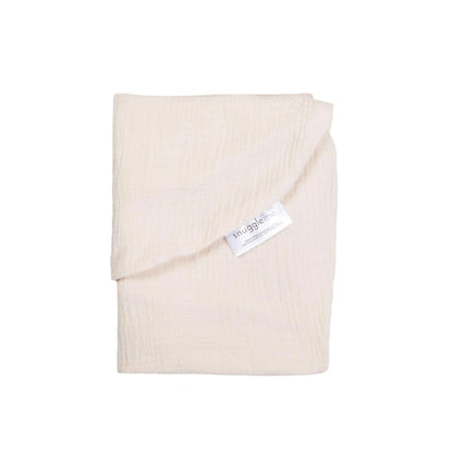 Close up of organic cotton muslin texture on Snuggle Me cover