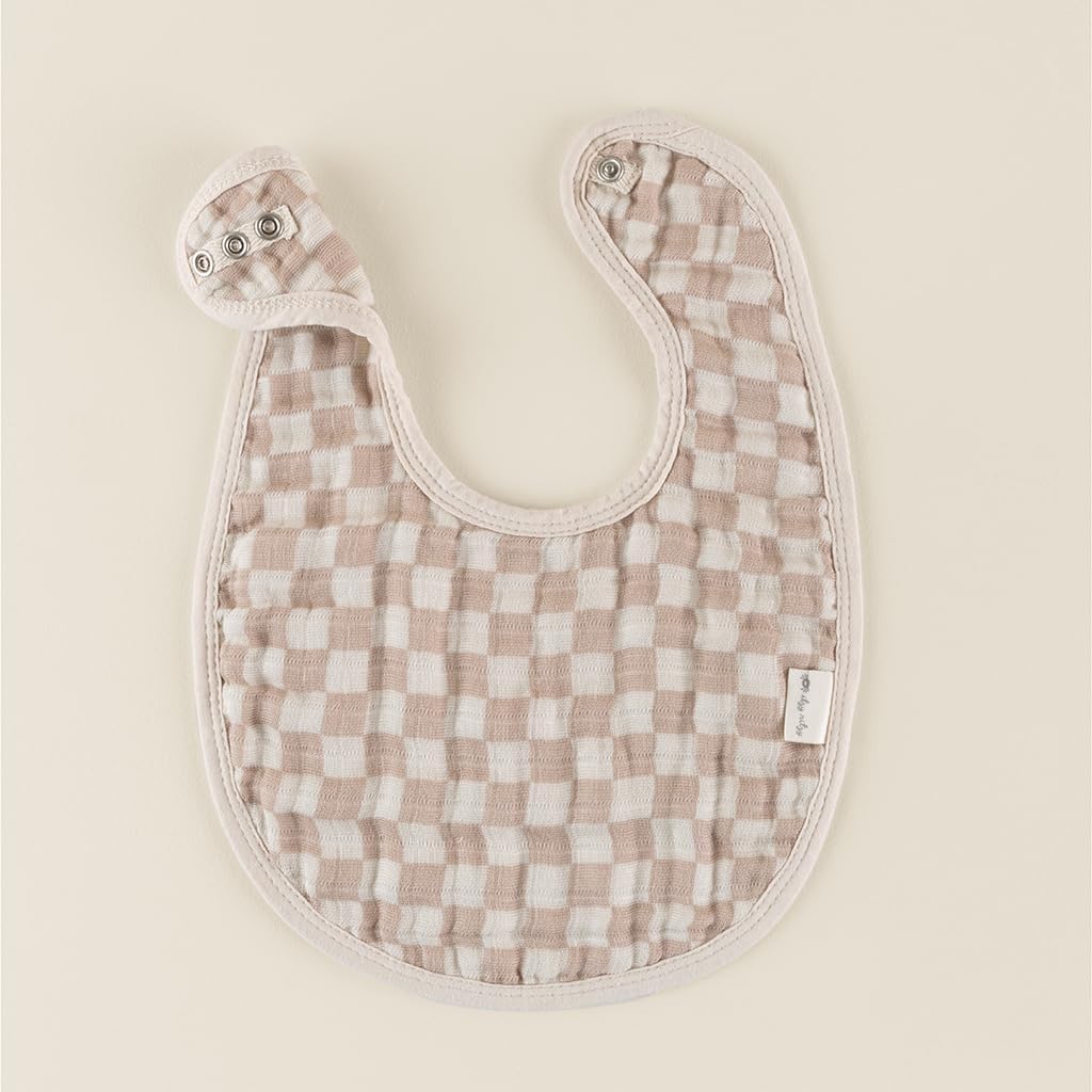Packaging display of Itzy Ritzy infant and toddler bib set