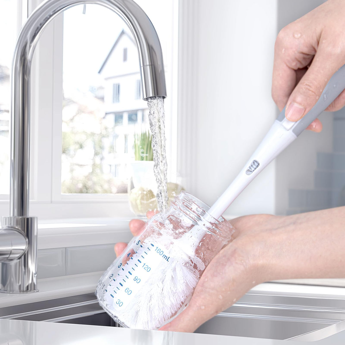 Compact baby bottle cleaning set for hotel and travel