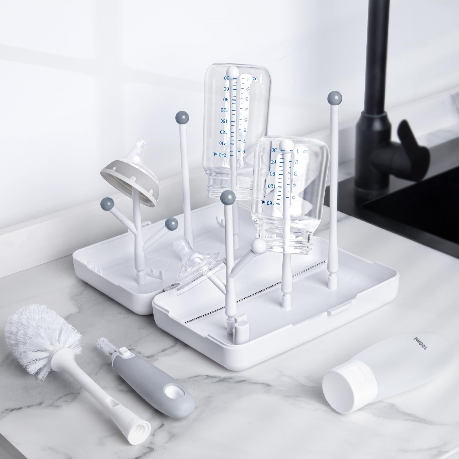 Inside view of Termichy 6-in-1 travel cleaning kit