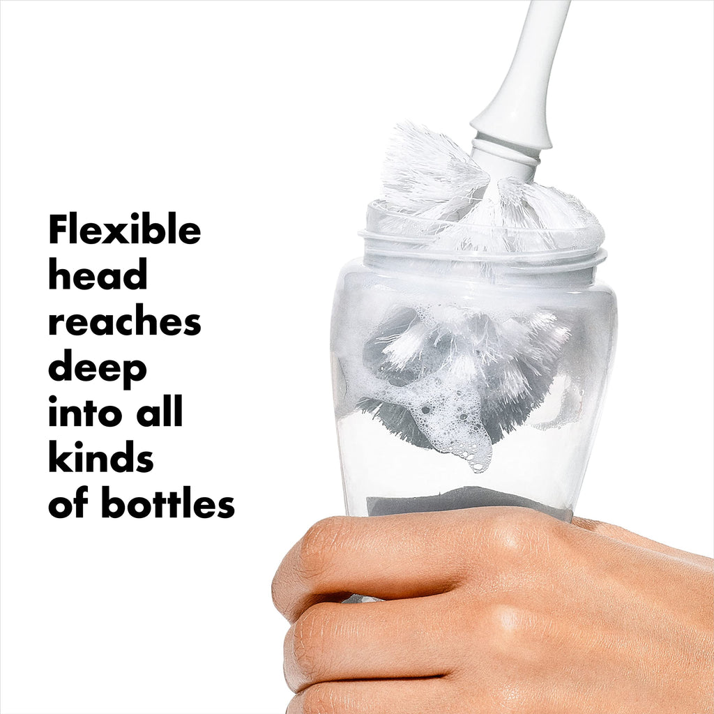 Dual bristle design of the Oxo Tot cleaning brush