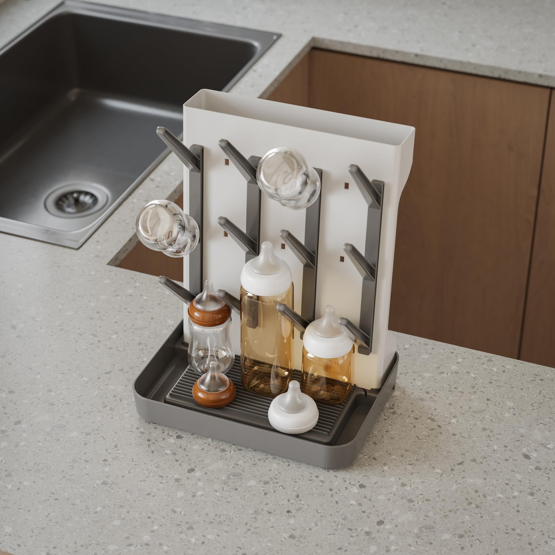 Removable bottom drip tray of Ieek bottle drying tower