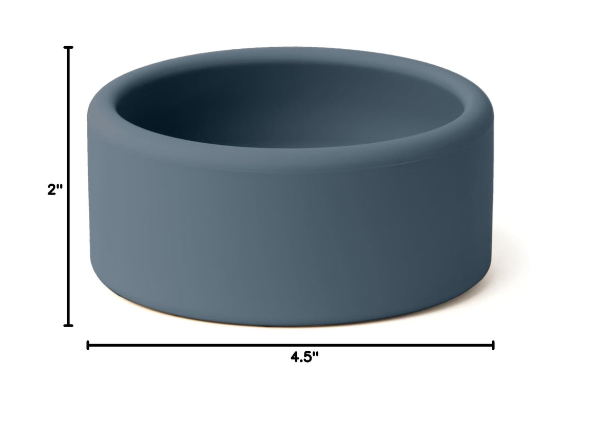 Aplainr silicone bowl for baby feeding placed on table