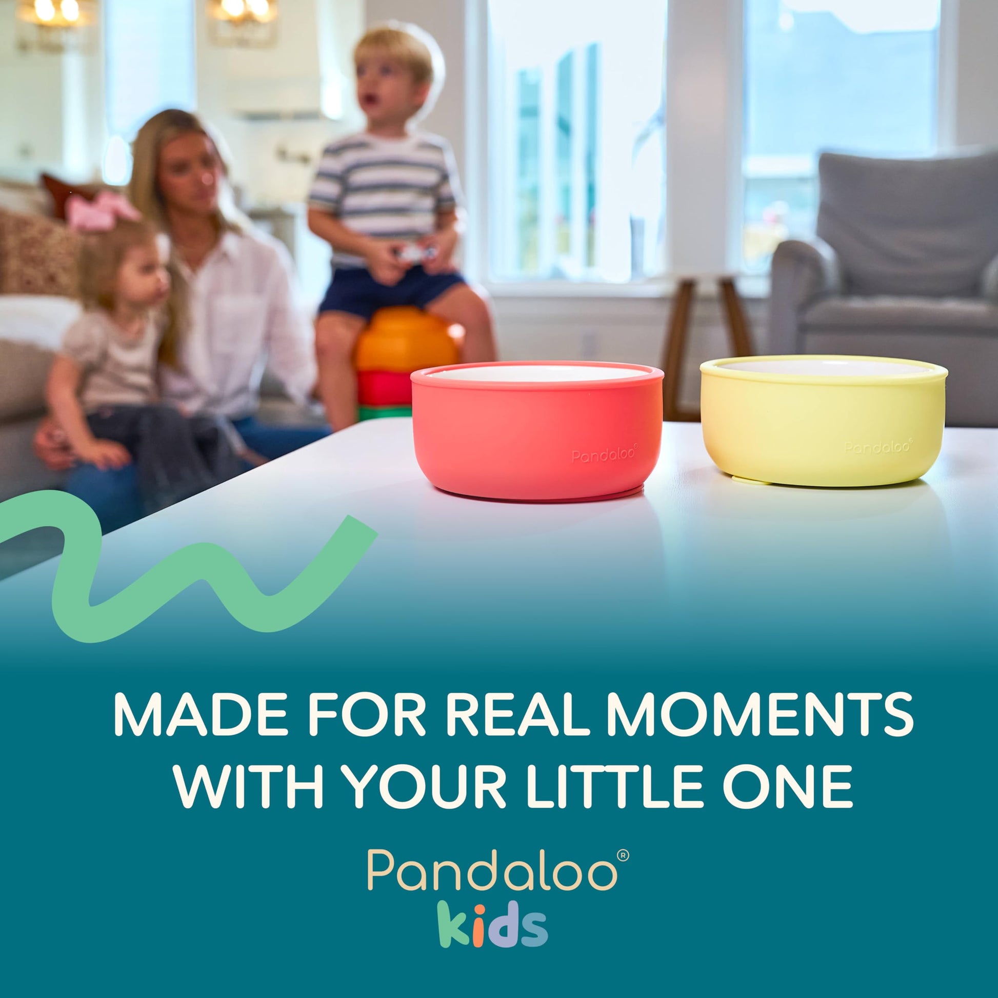 Set of four non-slip porcelain bowls for toddler self-feeding
