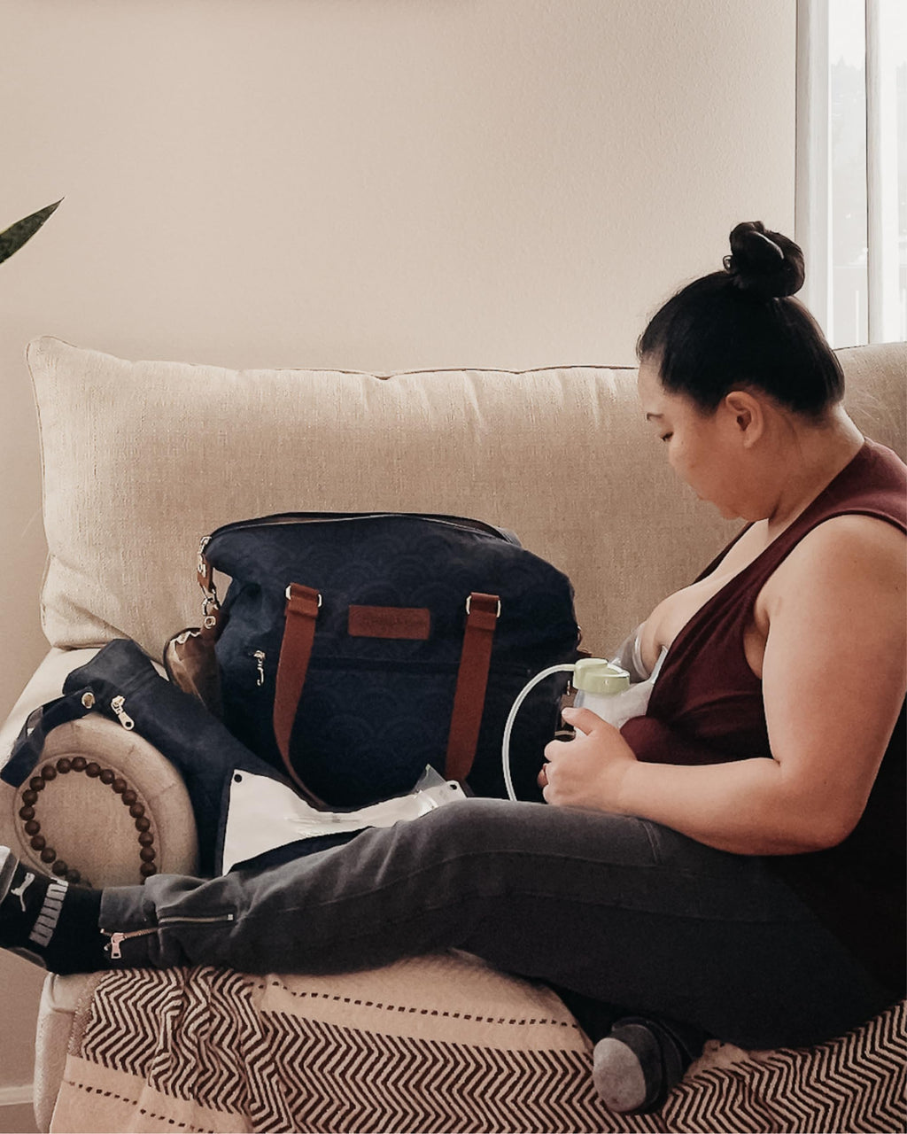 Sarah Wells Lizzy tote interior showing padded laptop sleeve and organization pockets