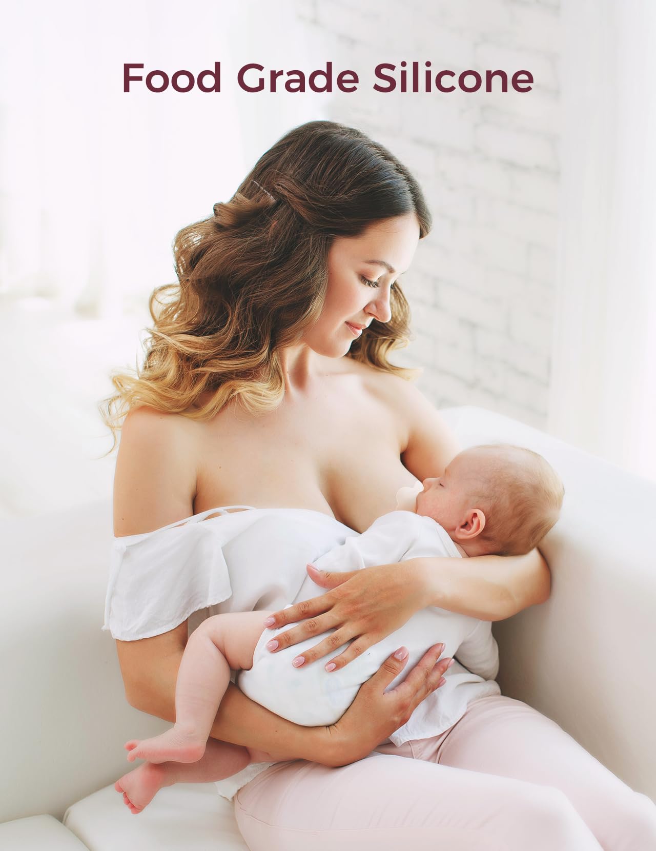 Momcozy nipple shield with hygienic travel case