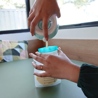 Self-standing base feature of Willow breast milk storage bags