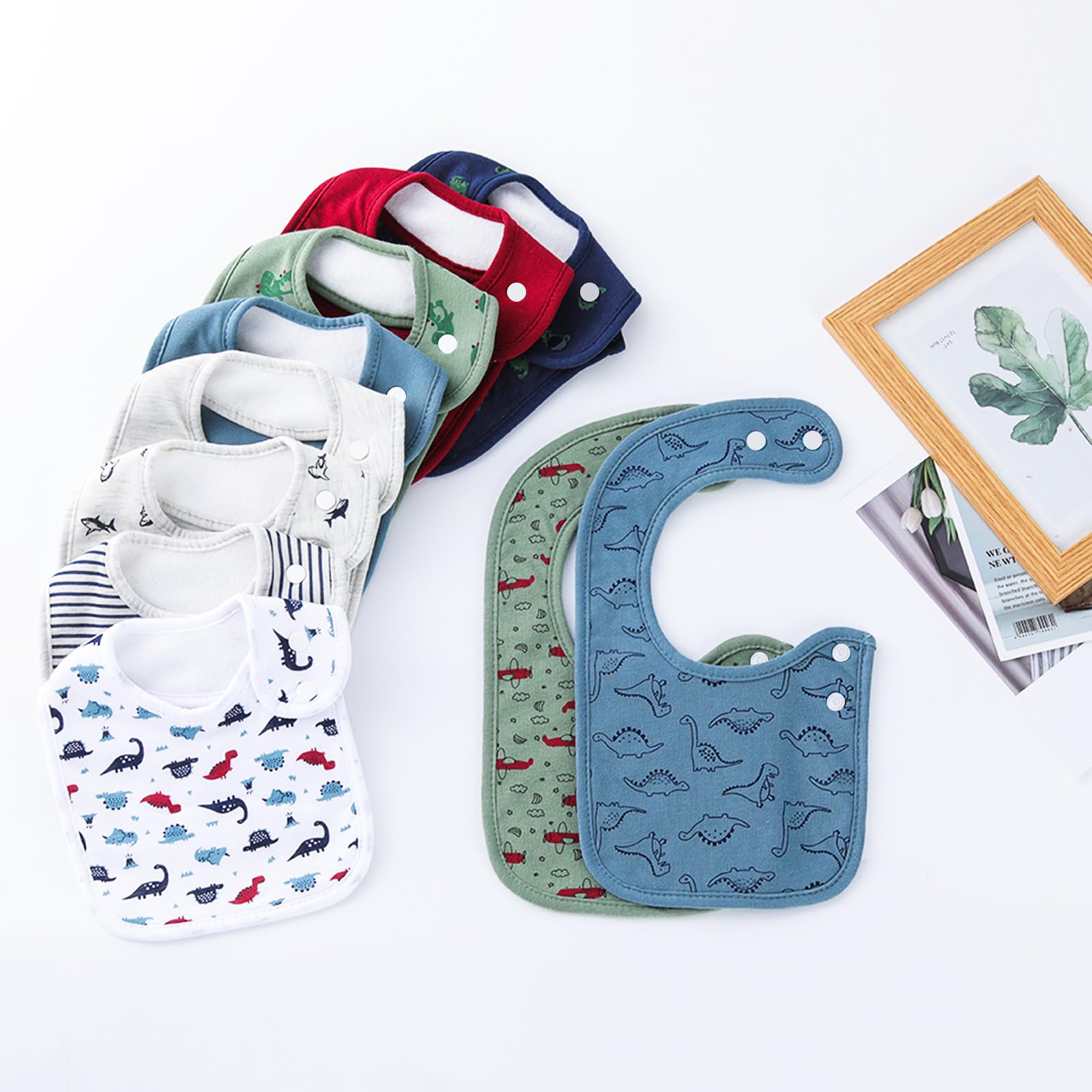 Soft four-layer absorbent organic cotton baby bib