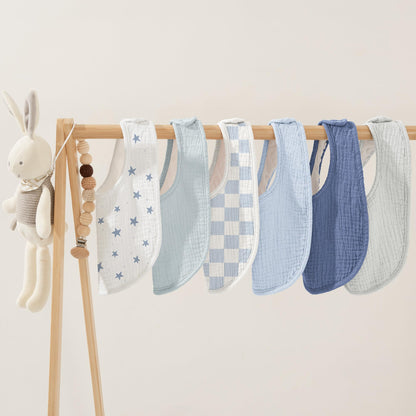Adjustable snap detail on Susurration baby bibs