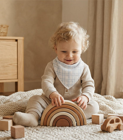 Detailed view of muslin fabric weave on Civarua Kids bib
