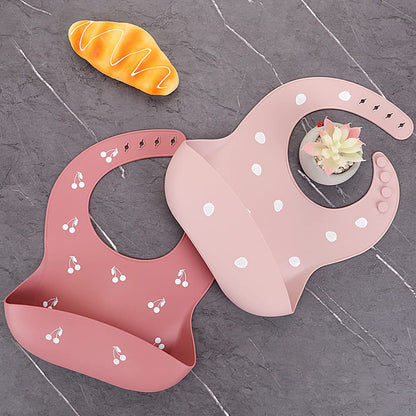 Packaging view of the authentic ME.FAN USA imported adjustable silicone bib set
