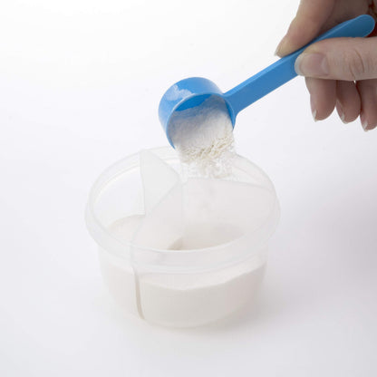 BPA free milk powder dispenser for travel and outdoor feeding
