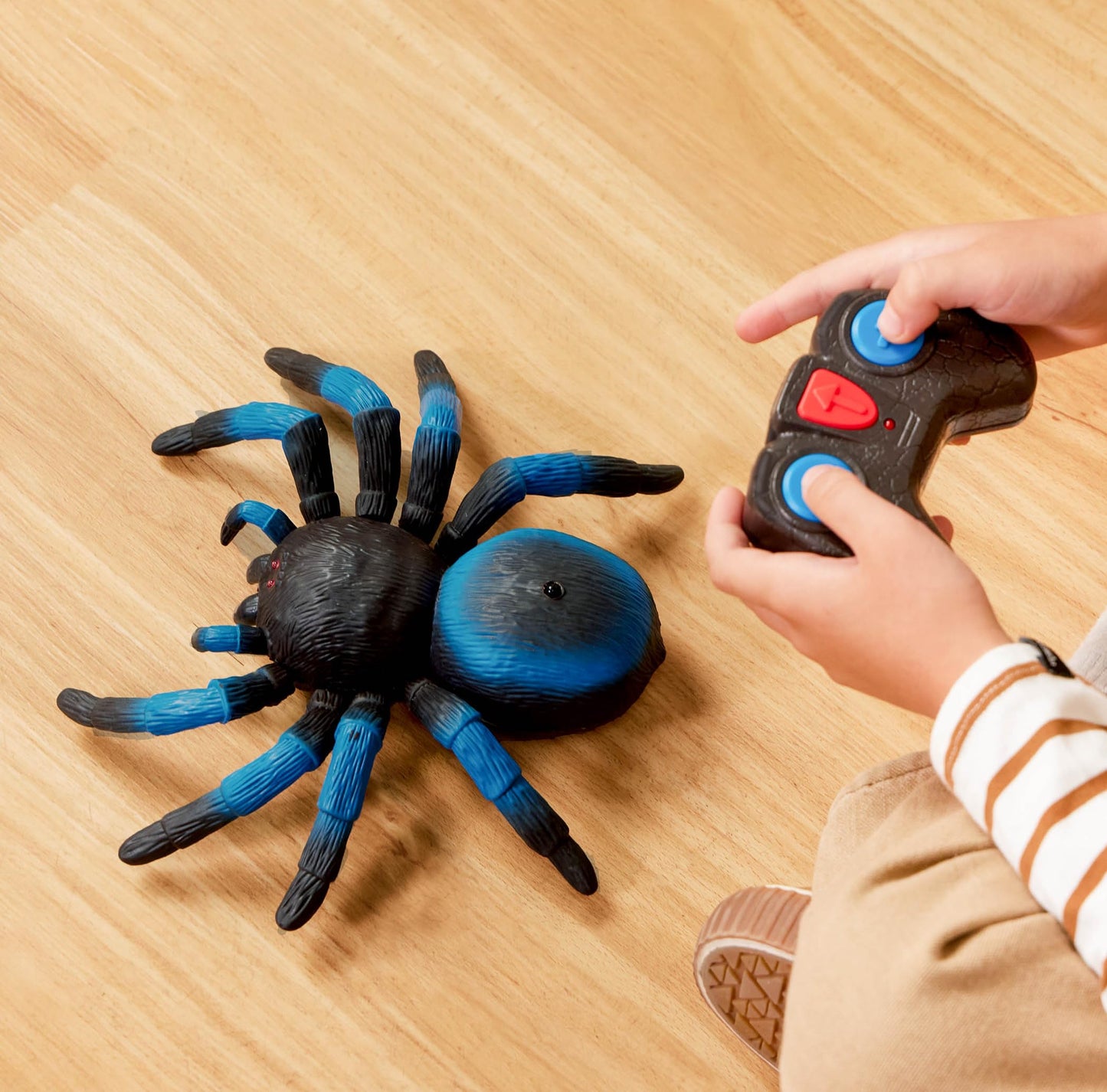 Packaging box of the authentic imported Terra by Battat remote control tarantula