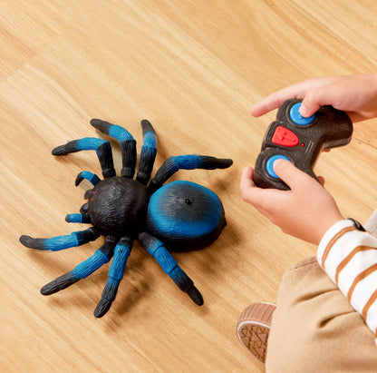 Packaging box of the authentic imported Terra by Battat remote control tarantula