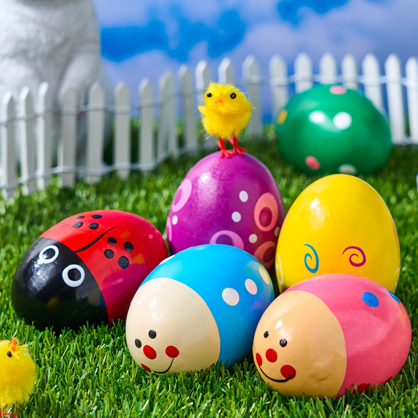 Side view of JOYIN musical shaker eggs highlighting the ergonomic standard sizing for kids
