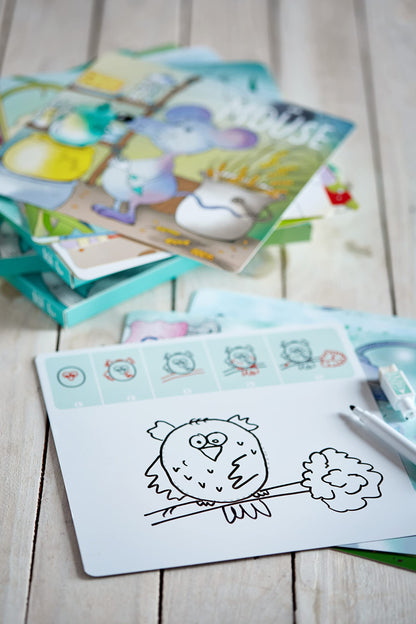 Vibrant and colorful illustrations on the MD CREATIVE alphabet flash cards for phonetic learning.