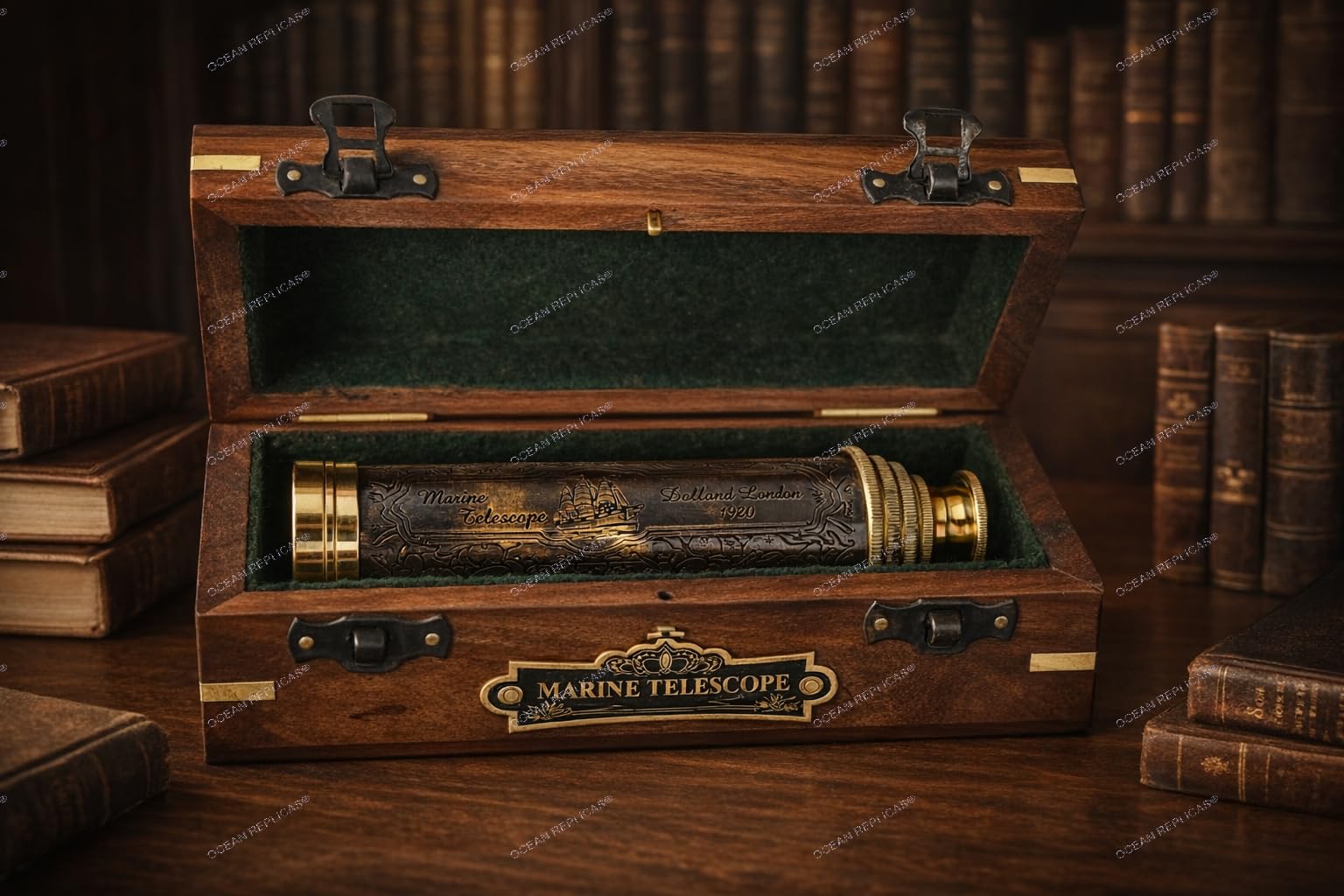 Ocean Replicas vintage style dollond london nineteen-twenty replica spyglass demonstrating the sliding sunshade feature