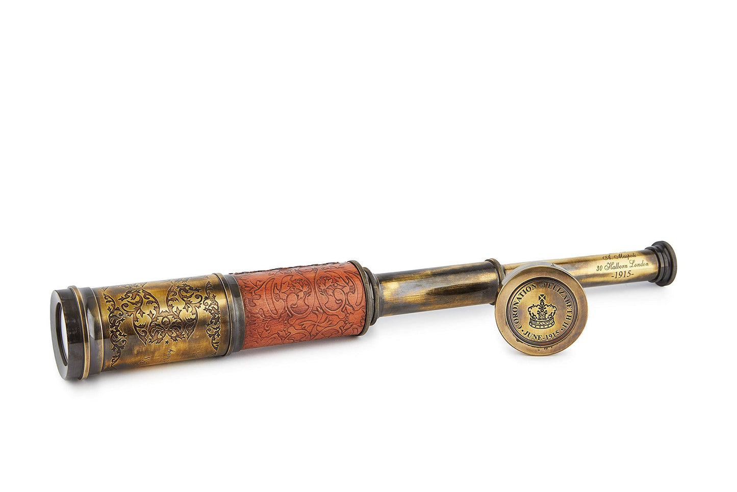 Close up of the high quality Barlow eyepiece lens on the Super7One brass spyglass.