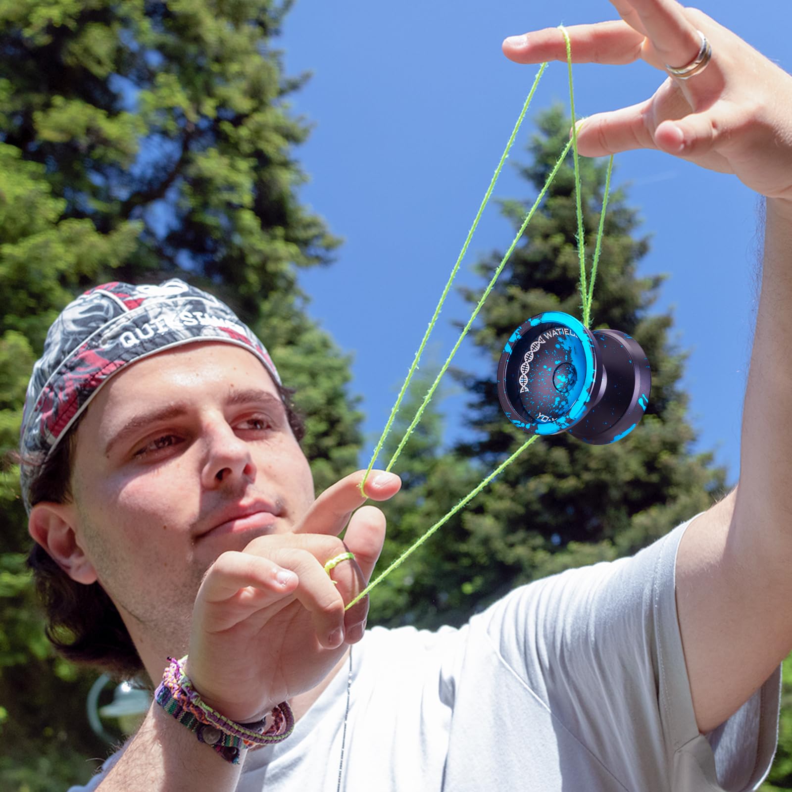 Watieoboo yoyo performing a finger spin trick