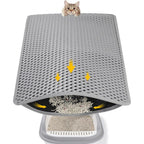 Ondware double layer cat litter mat front view placed next to a litter box trapping grey granules