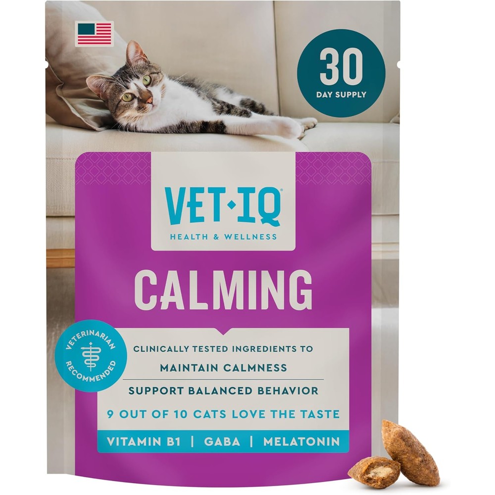 VetIQ Cat Calming Treats 3.7 Ounce front package view showing chicken flavor calms feline anxiety